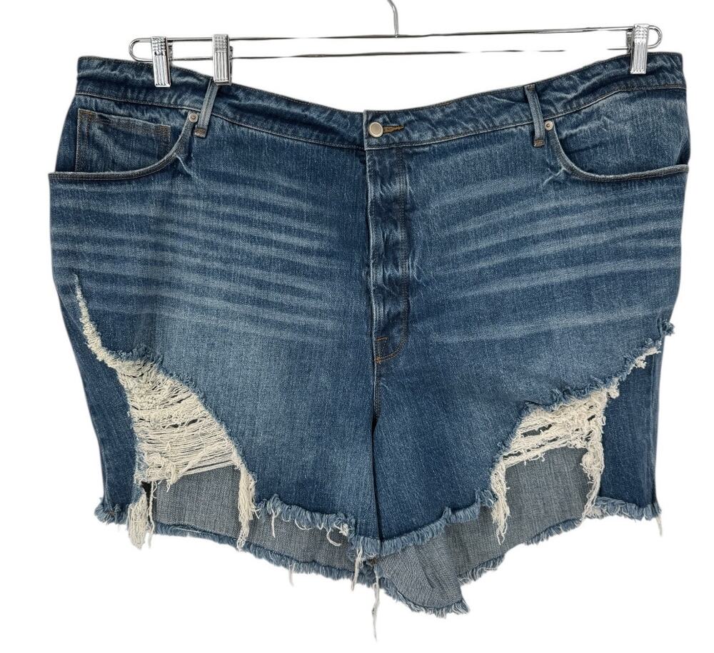 Good American GBS991T Bombshell distressed Jean Shorts Blue Plus Size 26